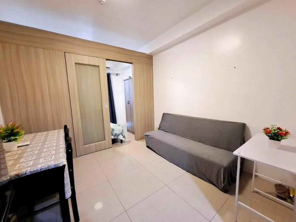 Wooden Style Amenities View Apartment Manila