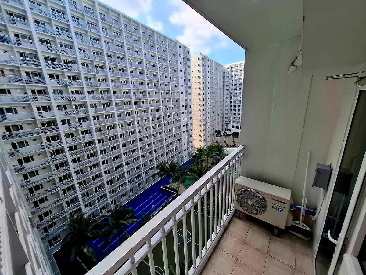 Wooden Style Amenities View Apartment Manila