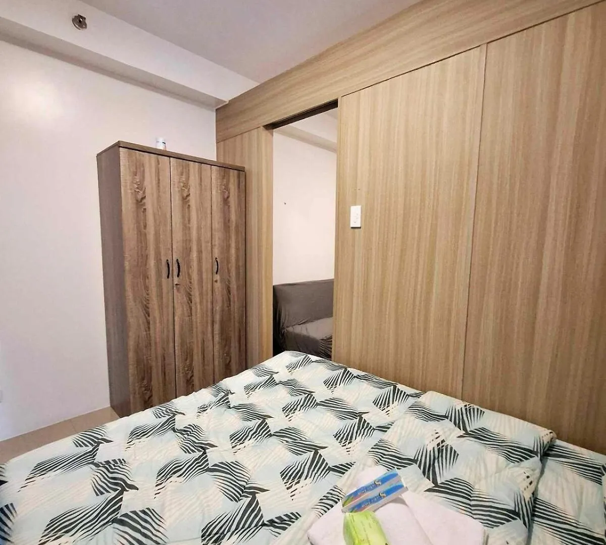 Wooden Style Amenities View Apartment Manila